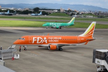 リニューアルオープンした県営名古屋空港の展望デッキで カラフルな飛行機を見よう ムーンライトゆかりん